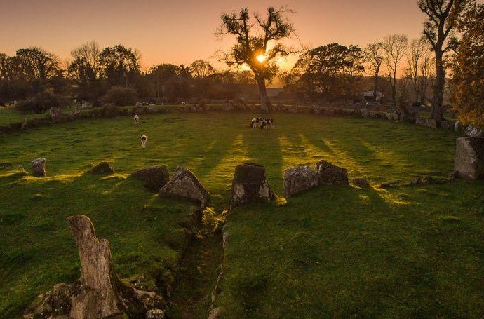 Sun Through Grange Stone Circle Lough Gur 810x456