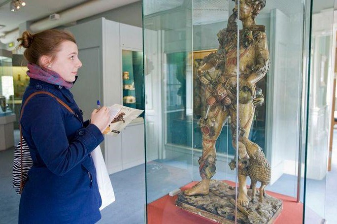 The-Hunt-Museum---inside-810x456